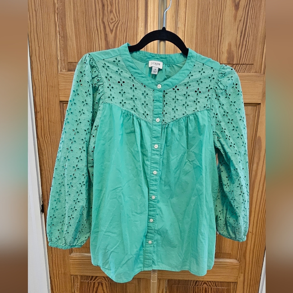 J.Crew Mint Green Laser Cut Out Button Up Top Size Small - Picture 2 of 5